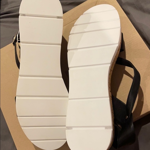 Steve Madden  sandals - Picture 3 of 3